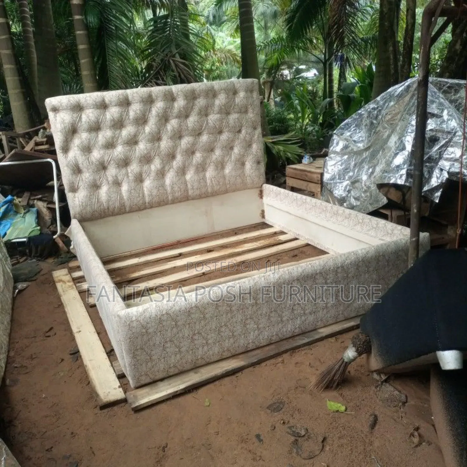 5x6 Tufted Upholstered Bed Frame in Beige