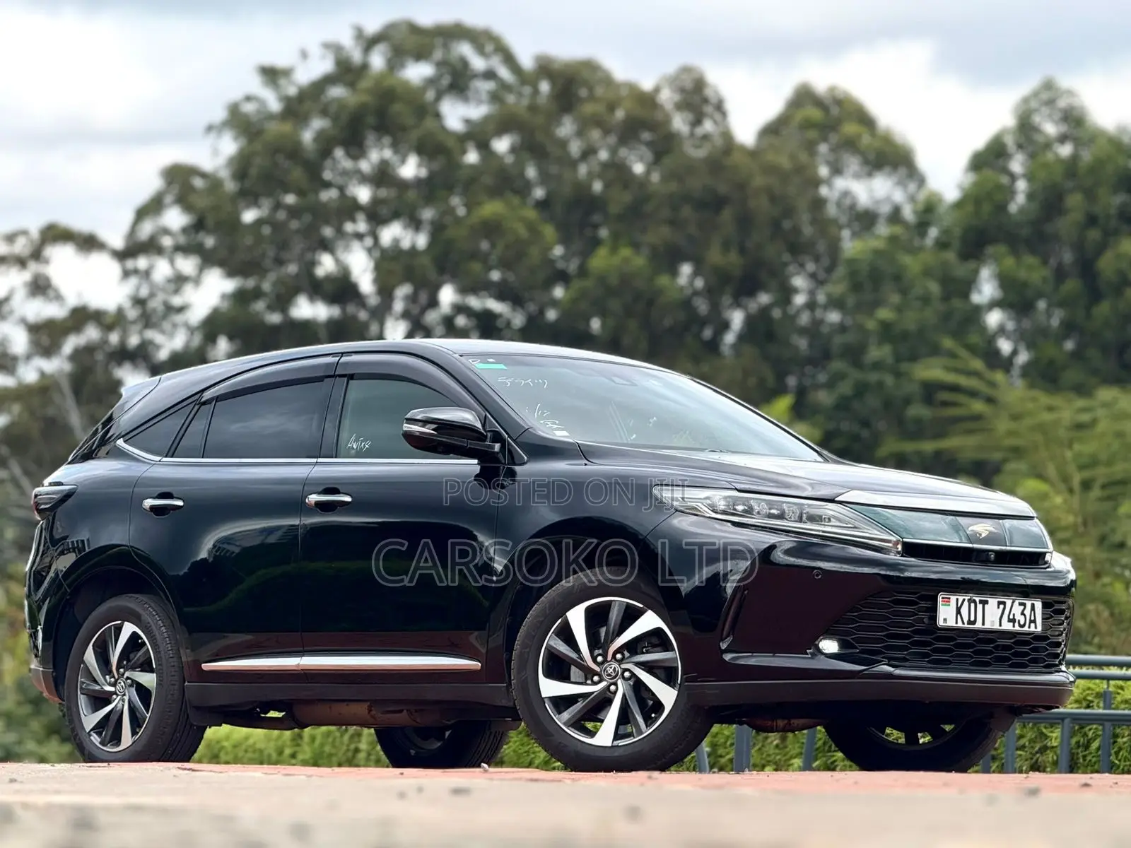 Toyota Harrier 2.0 4WD 2018 Black