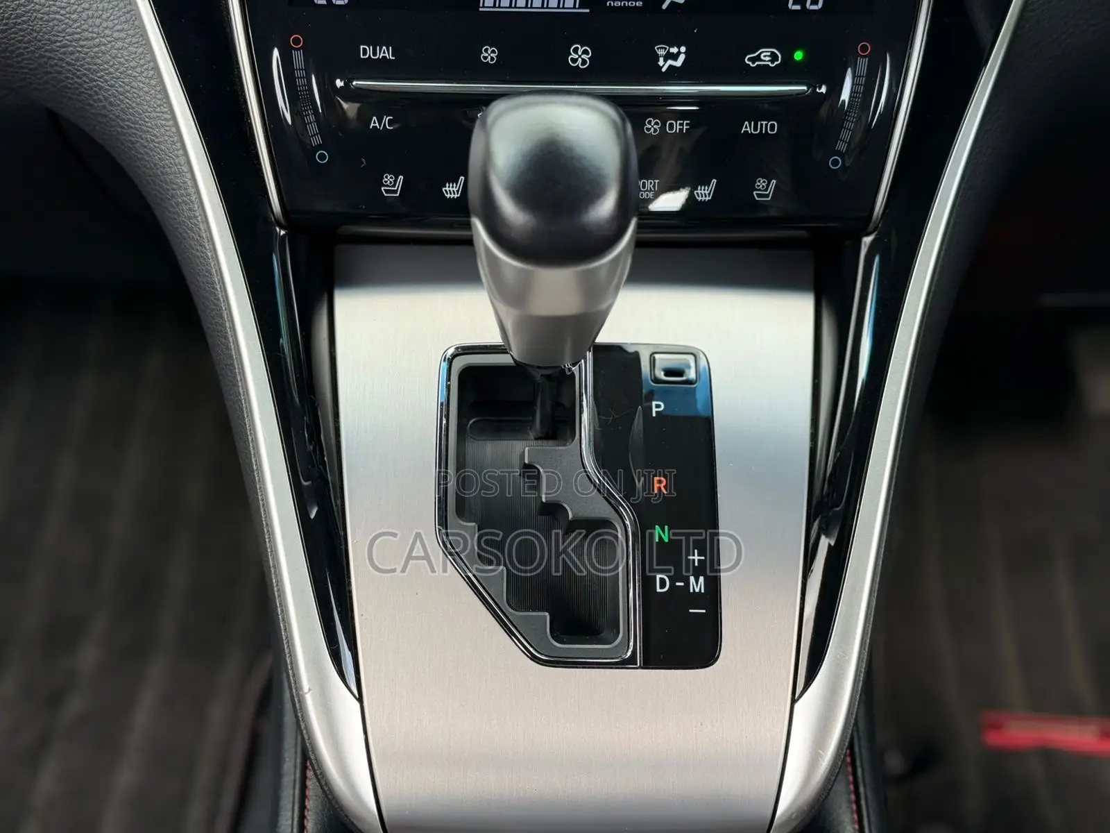 Toyota Harrier 2.0 4WD 2018 Black