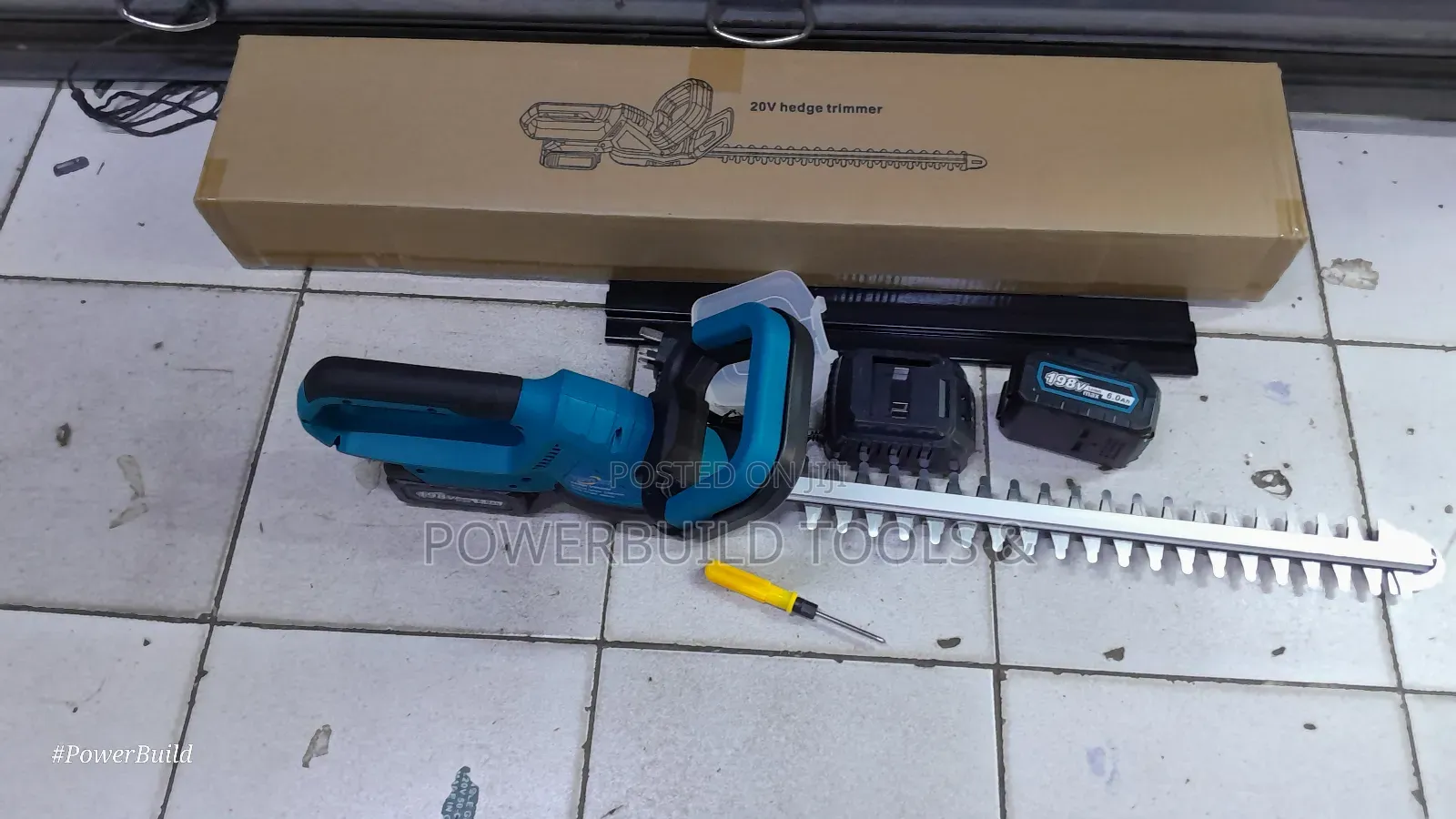 Cordless Hedge Trimmer With 2 Batteries 198v