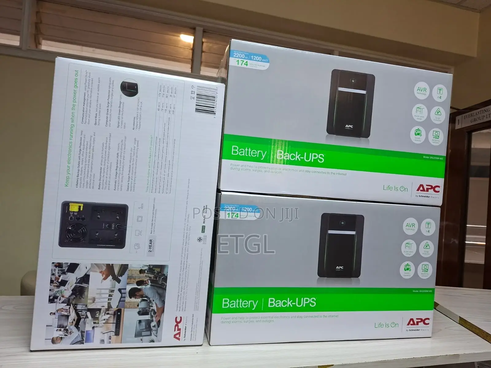 Apc Easy Ups 2200va, 230v, Avr, Iec Sockets (Bvx2200li)