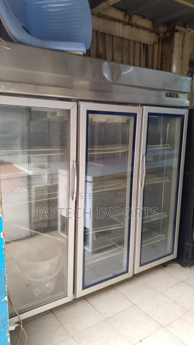 Top-Notch Display Fridge - main view