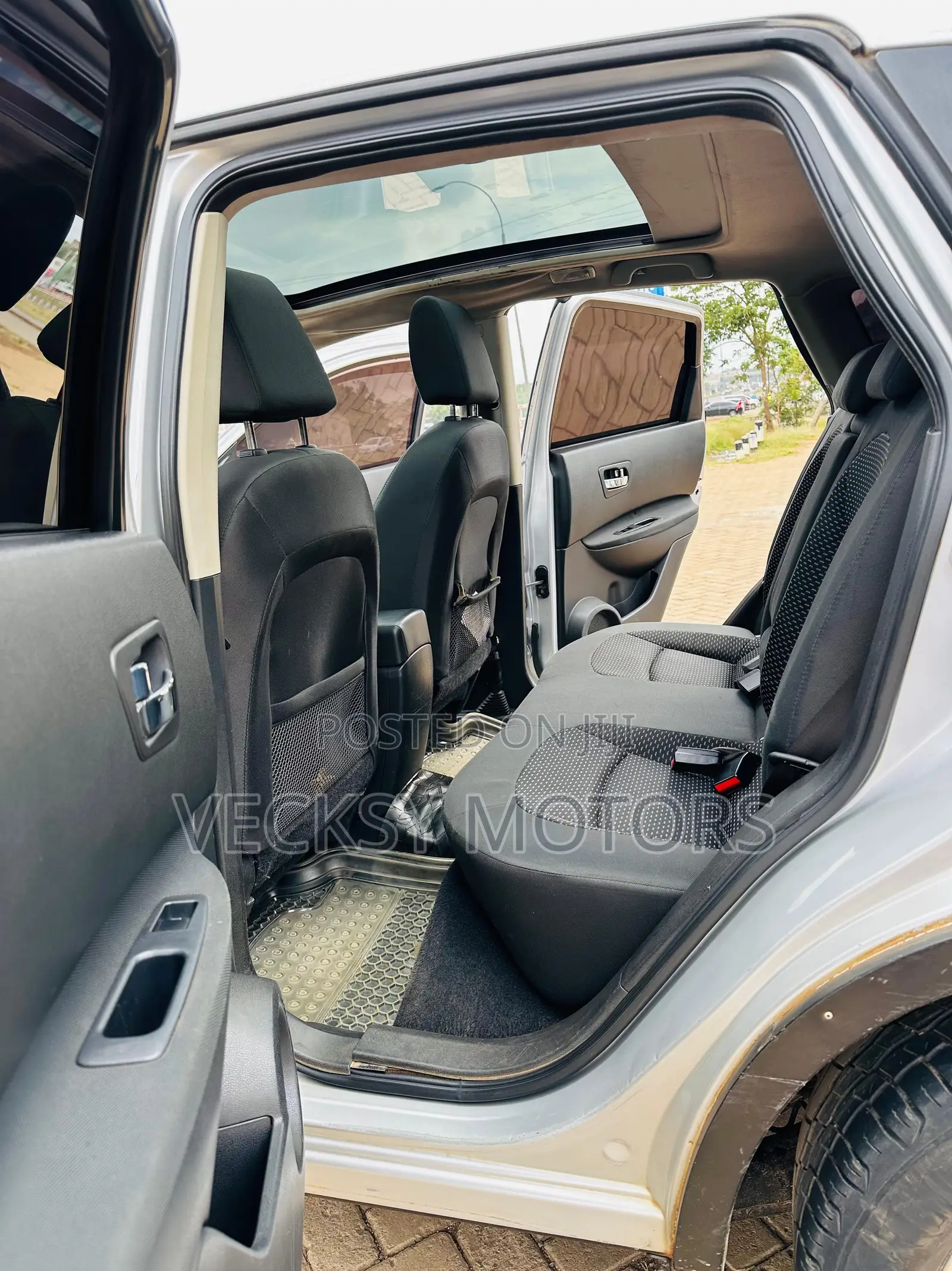 Nissan Dualis 2012 Gray