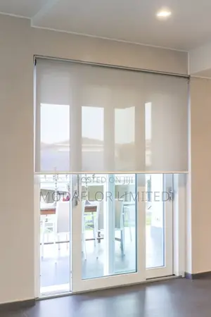 Sunscreen Roller Blinds – Clean, Minimal, Elegant
