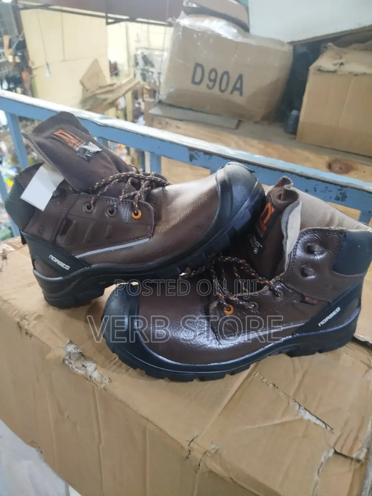 Safety Shoes//Oil and Slide Resistant