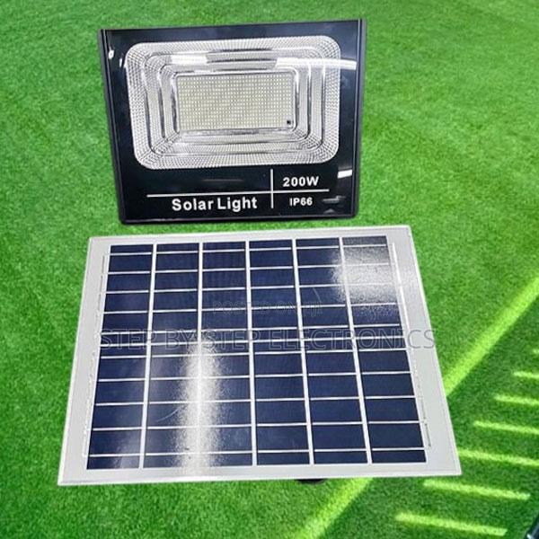 Easy Installation 200wsolar Flood Light With Remote Control