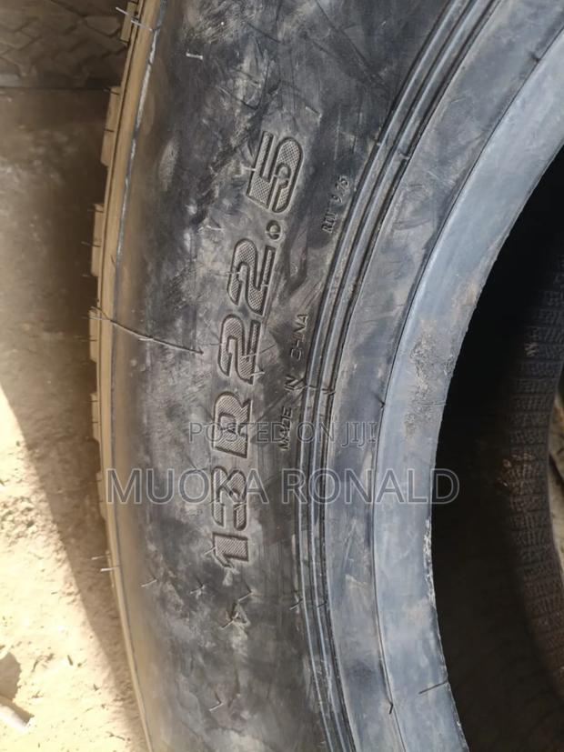 13r22.5 Tracmax Tyre - thumbnail 2