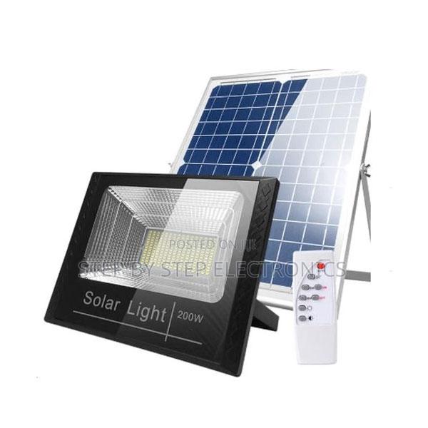 Maintenance Free 200watts Automatic on/Off Solar Floodlights