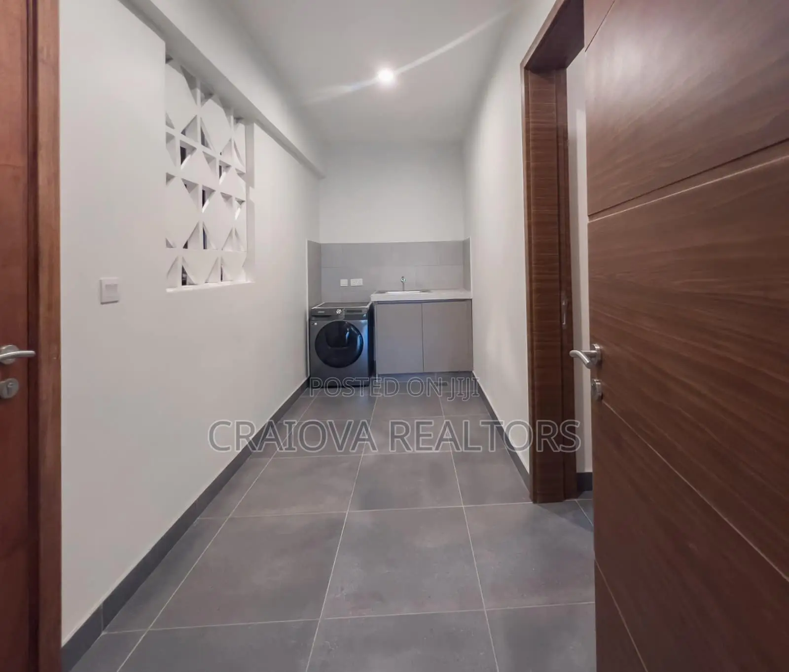 2bdrm Apartment in Riverside Drive for sale