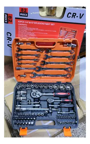 82pcs Chrome Socket Mechanic Set