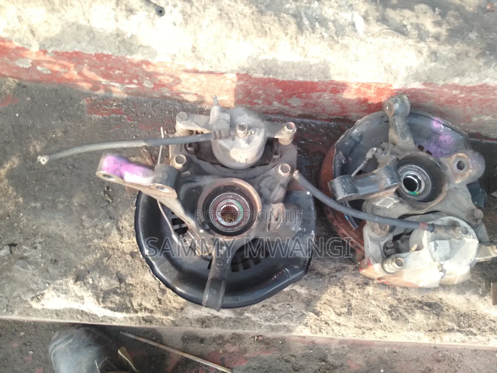 Toyota Noah Front Hub 