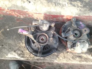Toyota Noah Front Hub 