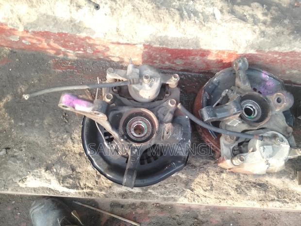 Toyota Noah Front Hub 