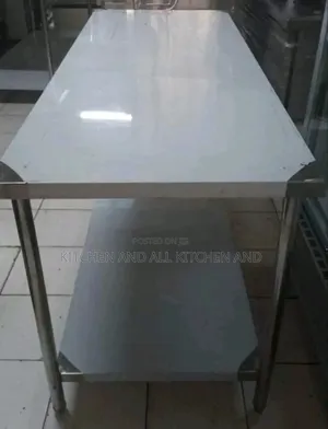 Stainless Steel Smooth Quality Work Table