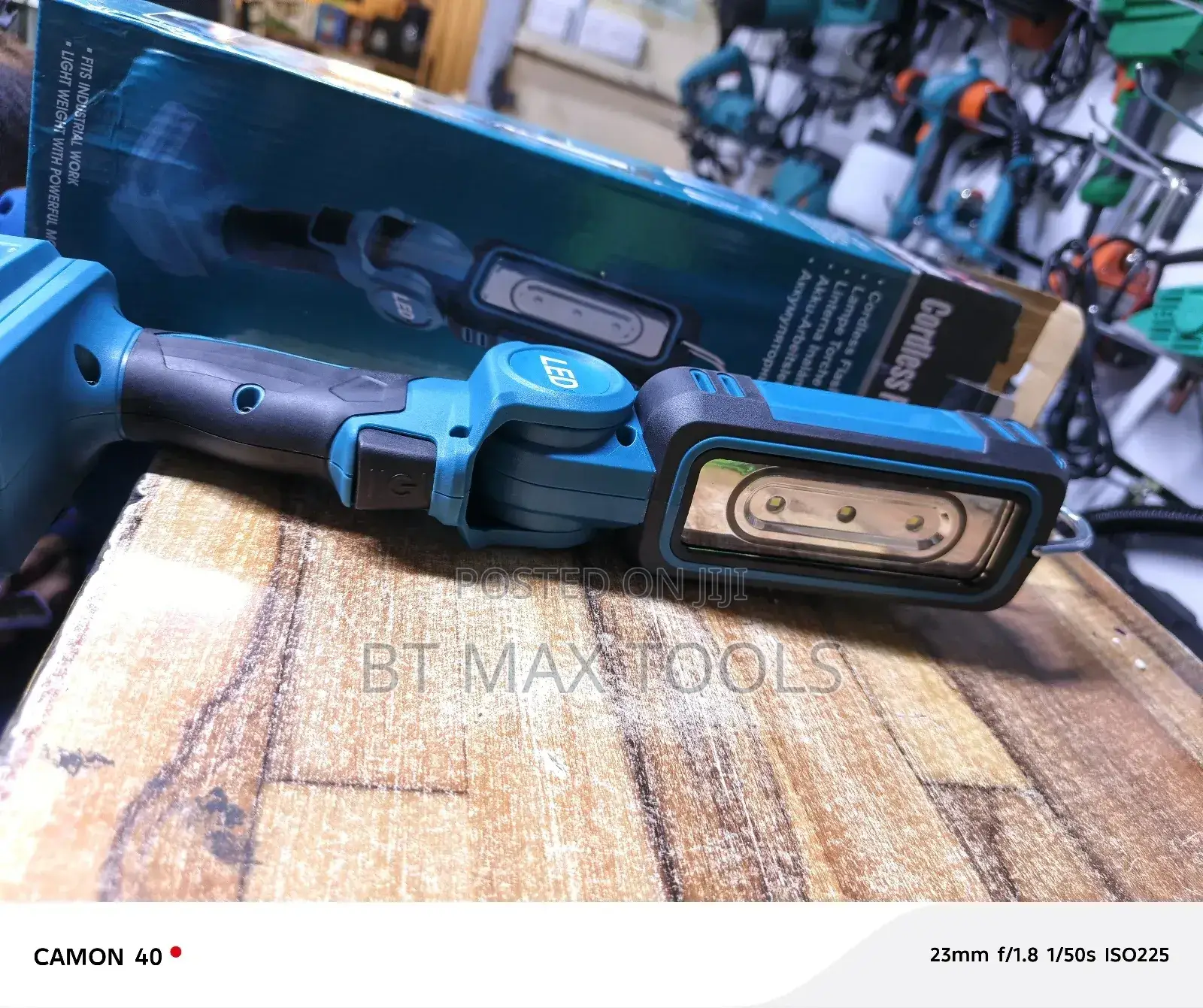 Long Lasting and High Quality Cordless Flashlight