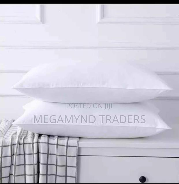 Compressed Fiber Pillow/Bed Pillow White