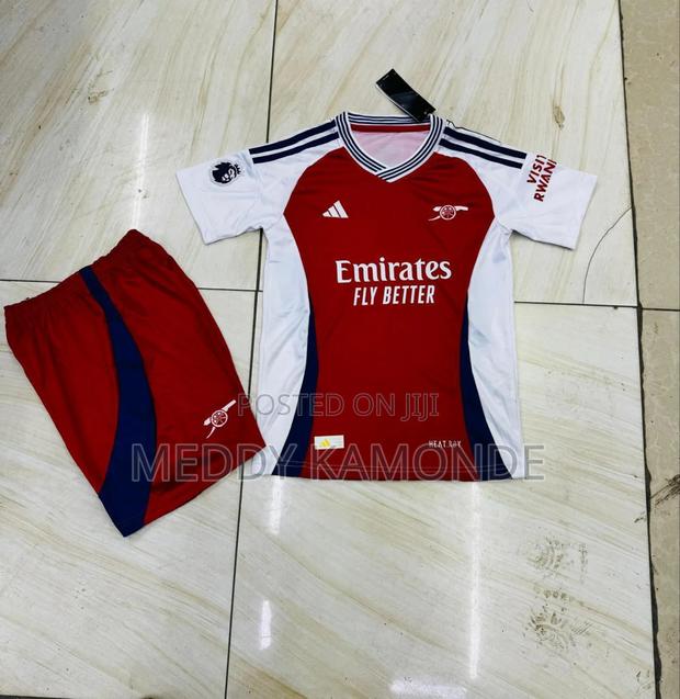 Arsenal Unique 2pc Kids Jersey - main view