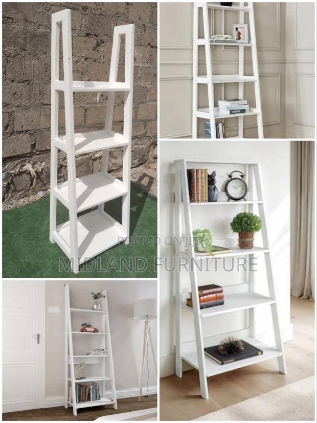 Corner/ Display Shelf
