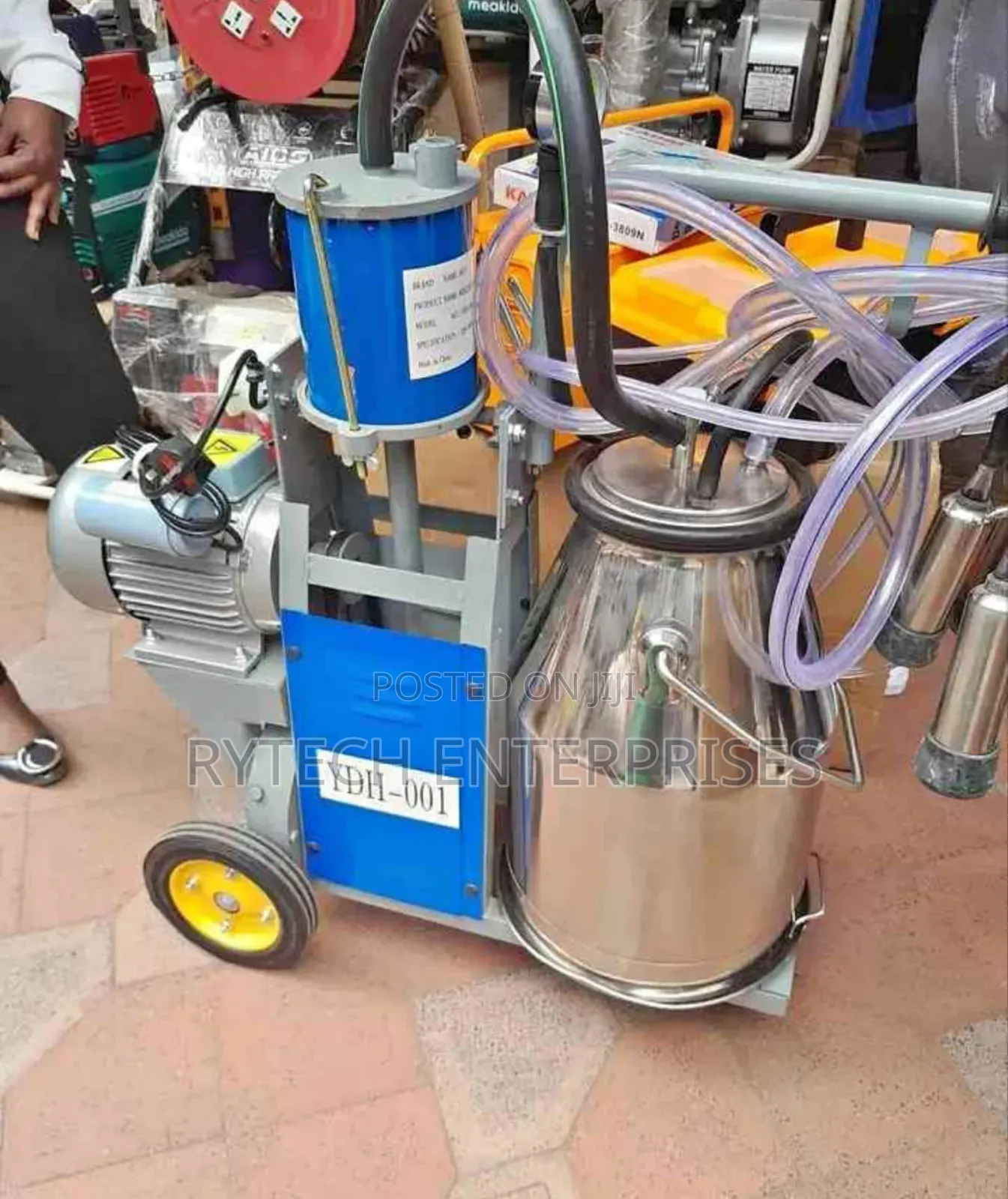 Cow Milking Machine, Single Barrel