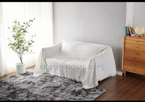 Knitted Throw Blanket - thumbnail 2