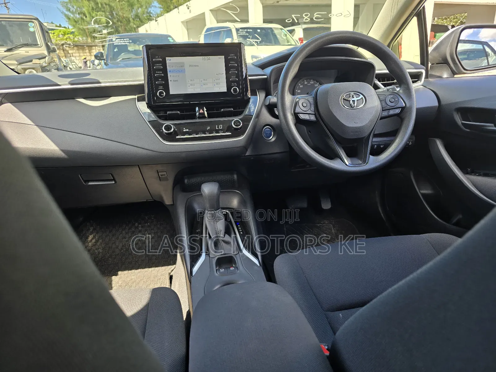 Toyota Corolla LE Eco (1.8L 4cyl 2A) 2019 Silver