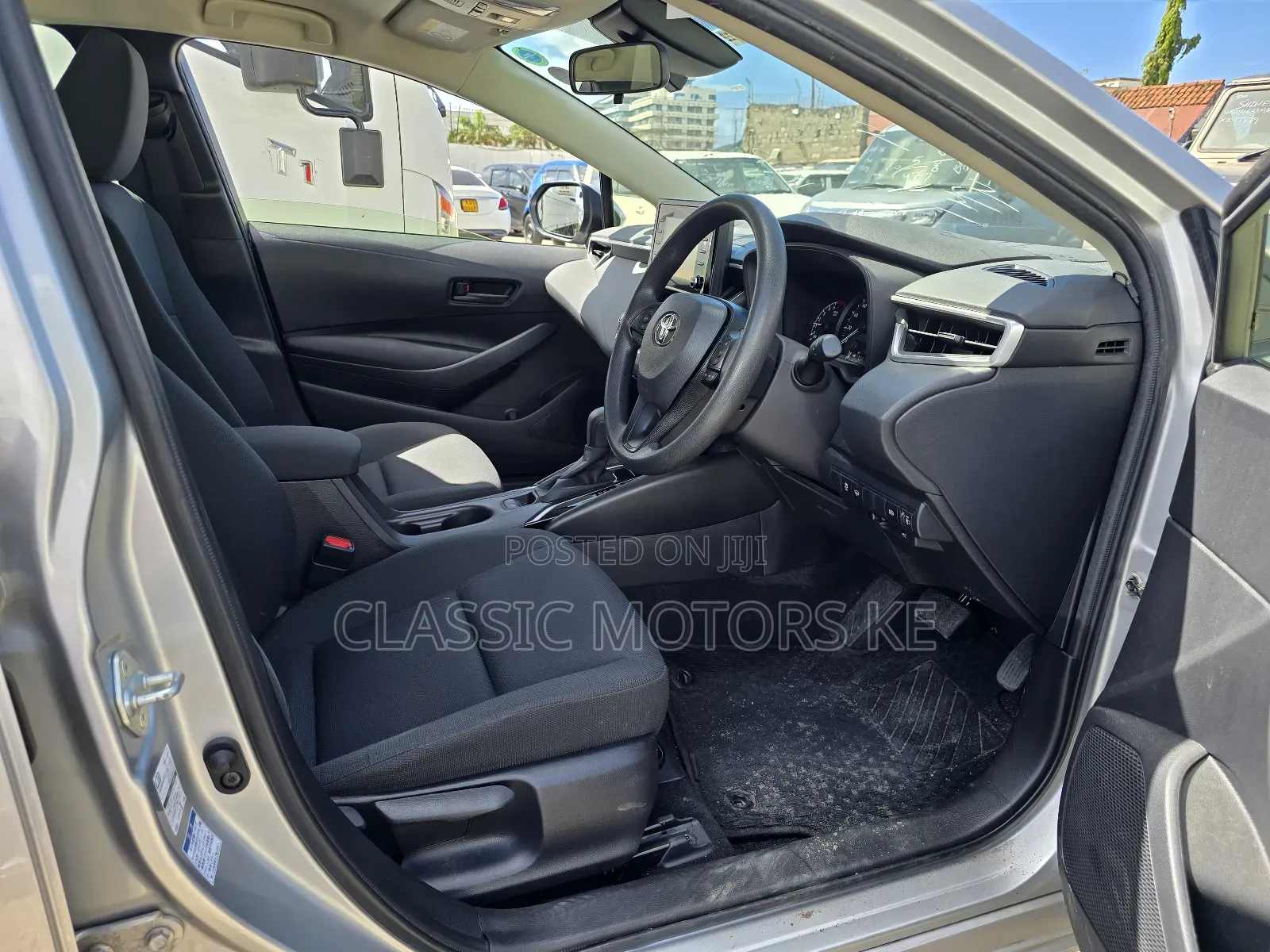 Toyota Corolla LE Eco (1.8L 4cyl 2A) 2019 Silver