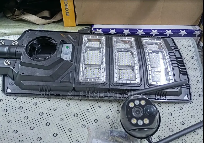 Solar Camera + Lighting 2 in 1 4g Sim Card 2 in 1 CCTV
