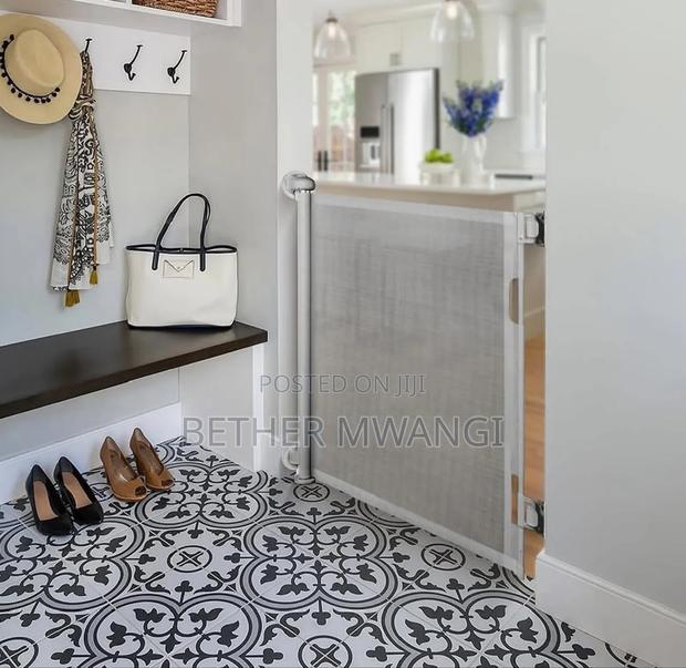 Retractable Baby Safety Gate in Kenya - thumbnail 4