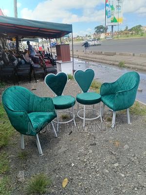 4 Manicure White and Green Seats - thumbnail 2