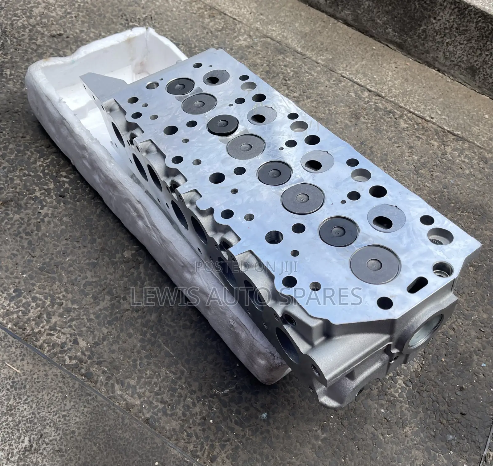 4d56 Cylinder Head Complete