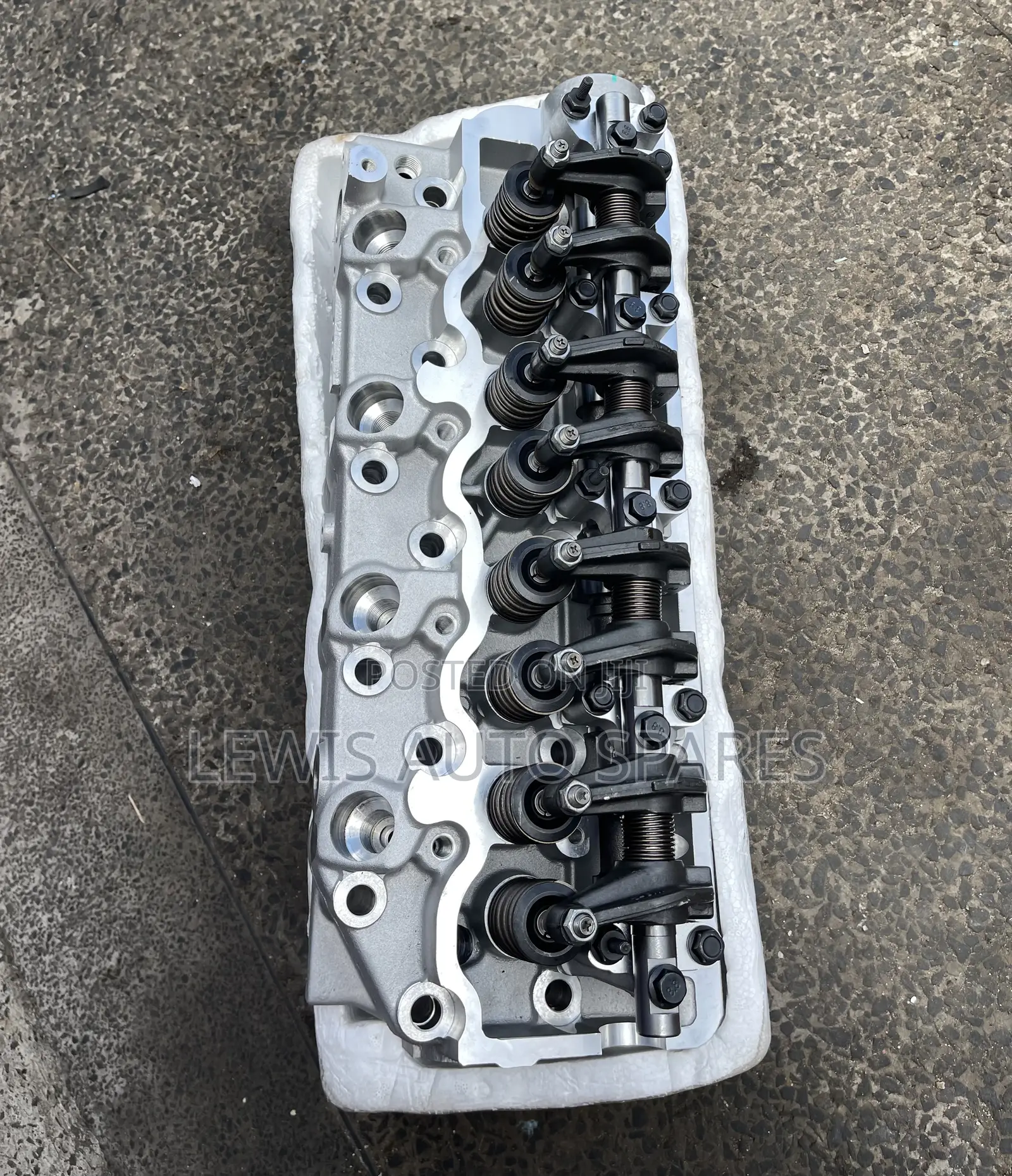 4d56 Cylinder Head Complete