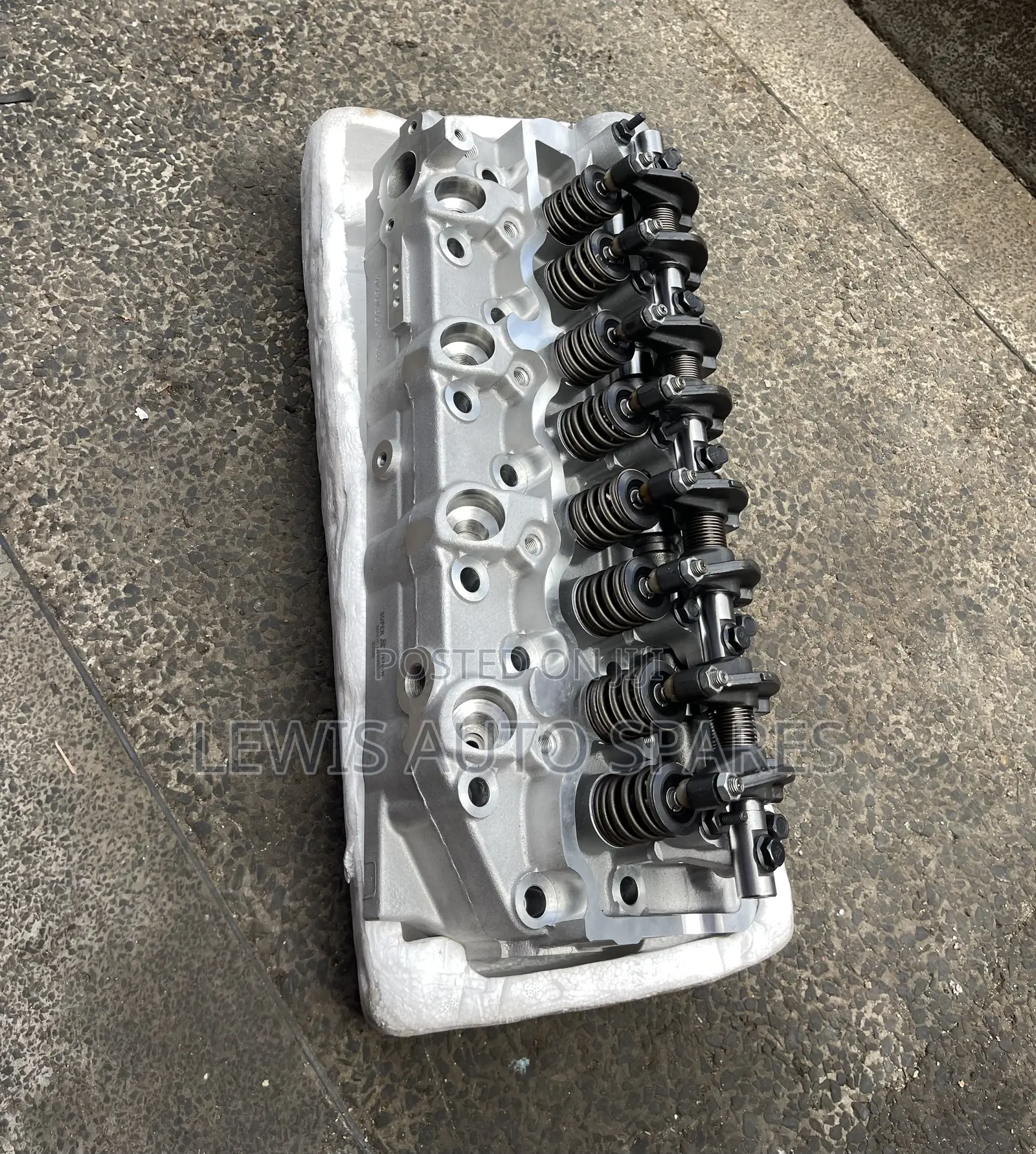 4d56 Cylinder Head Complete