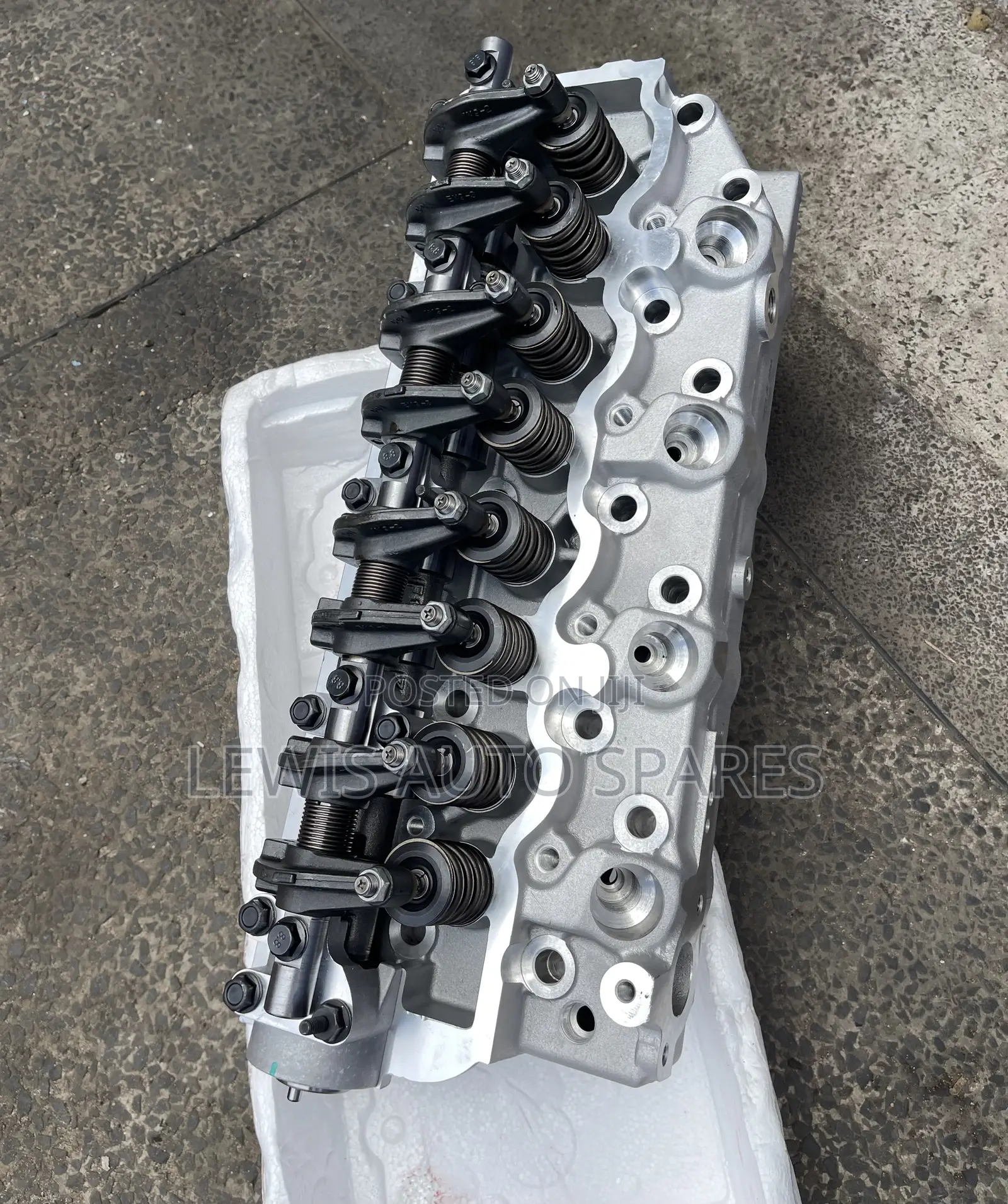 4d56 Cylinder Head Complete