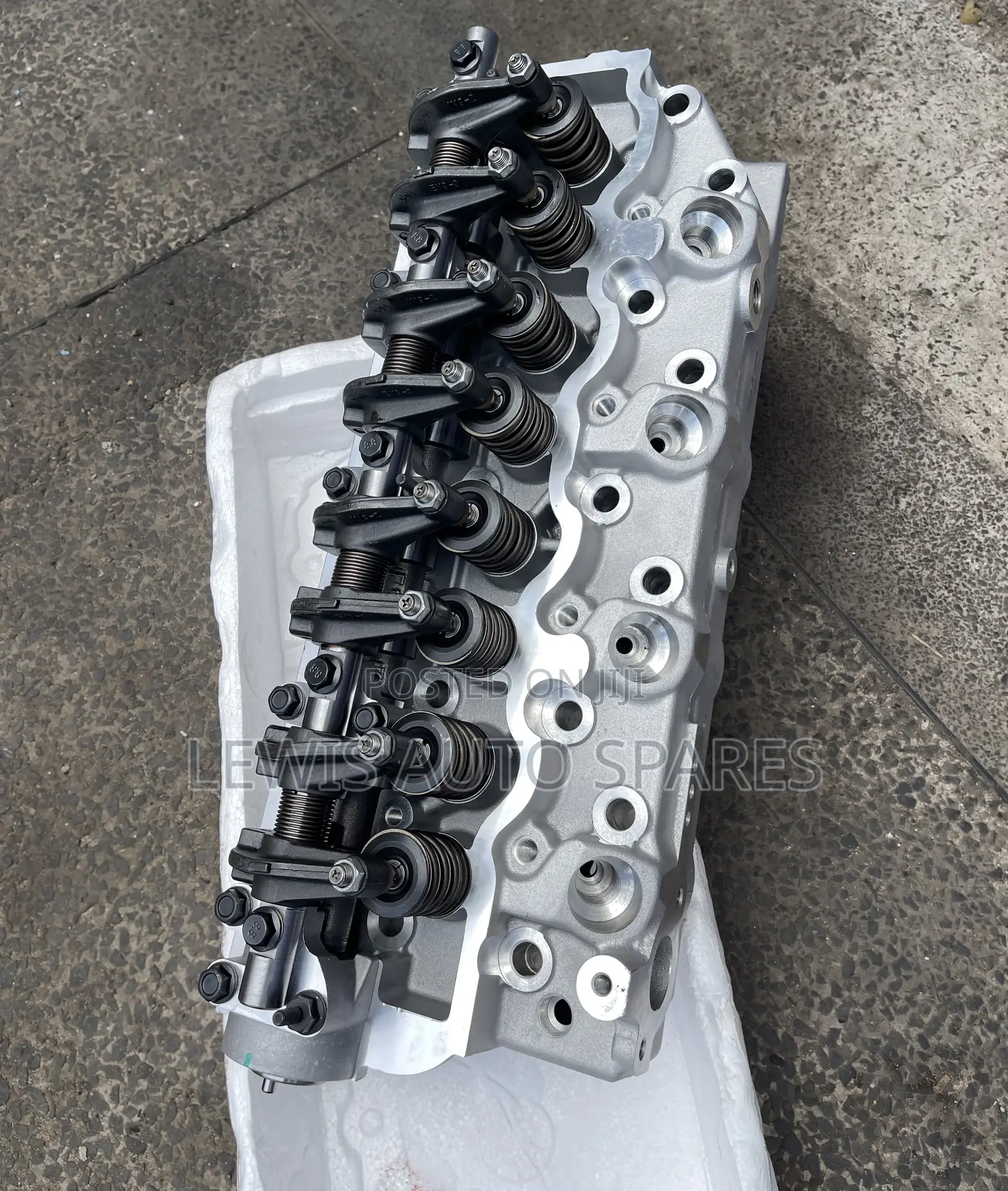 4d56 Cylinder Head Complete