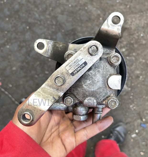 Qr20 Caravan Power Steering Pump - thumbnail 3