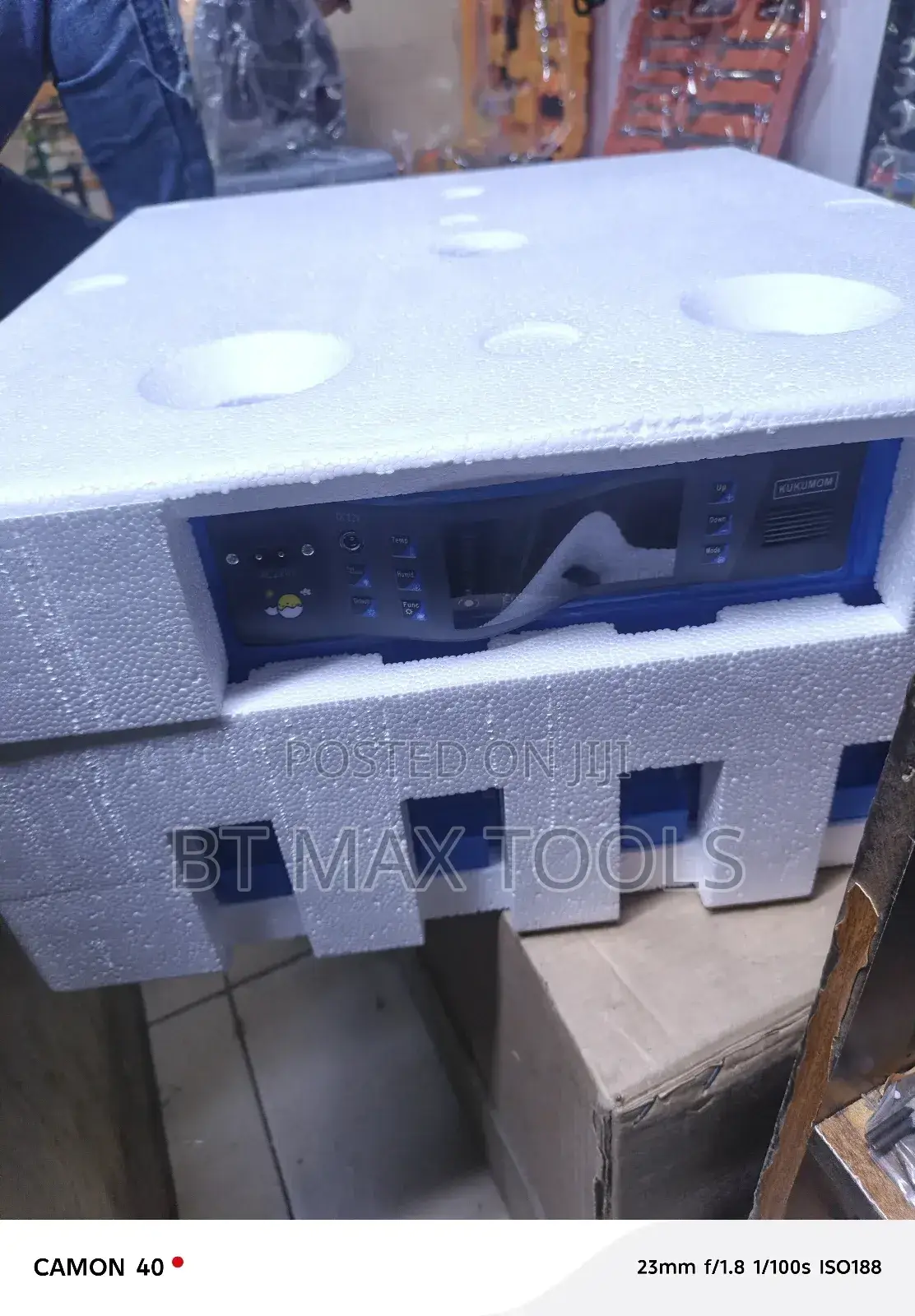Incubator With 64 Eggs Capacity