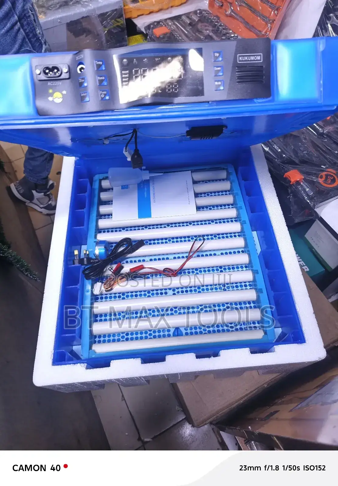 Incubator With 64 Eggs Capacity