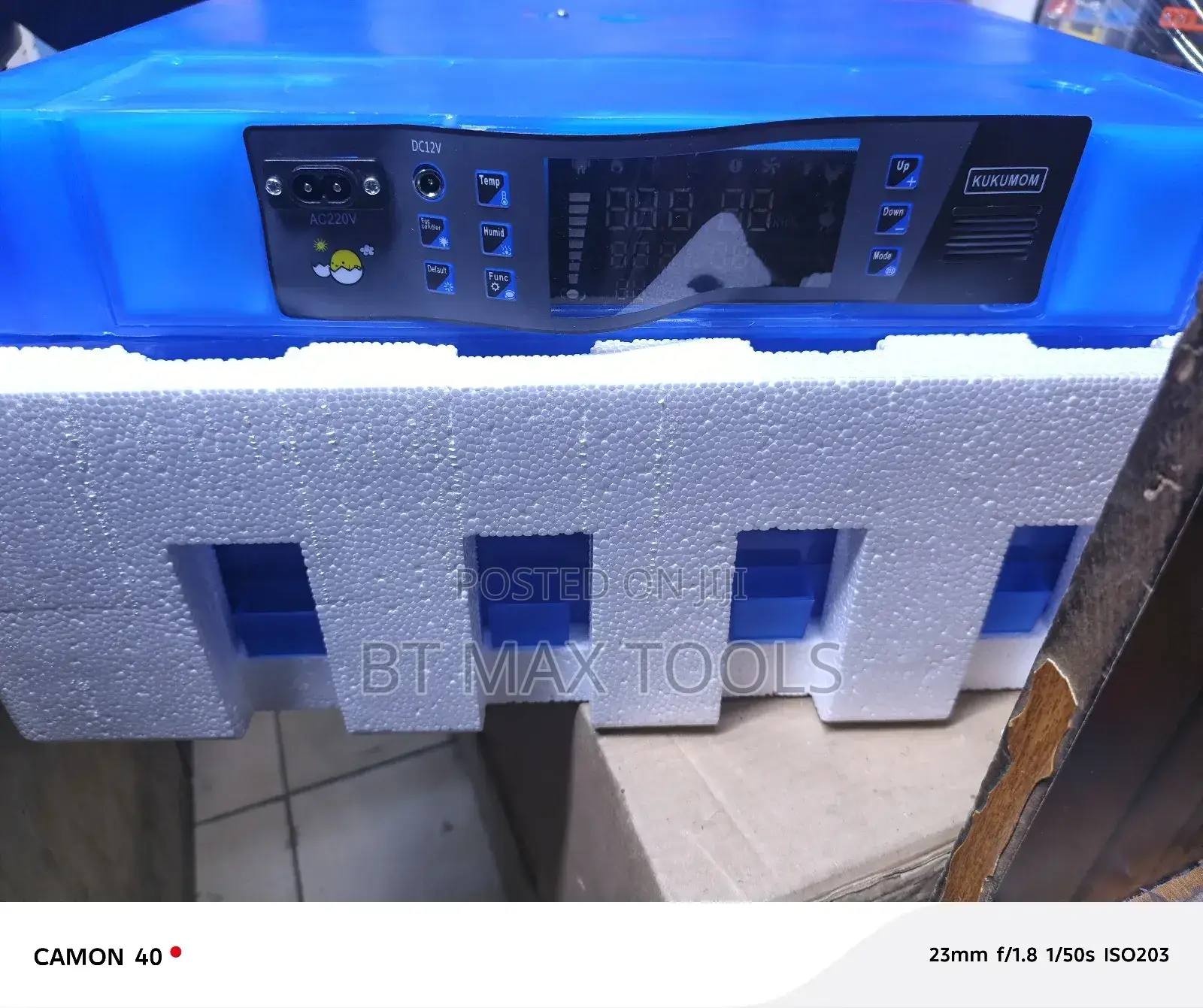 Incubator With 64 Eggs Capacity