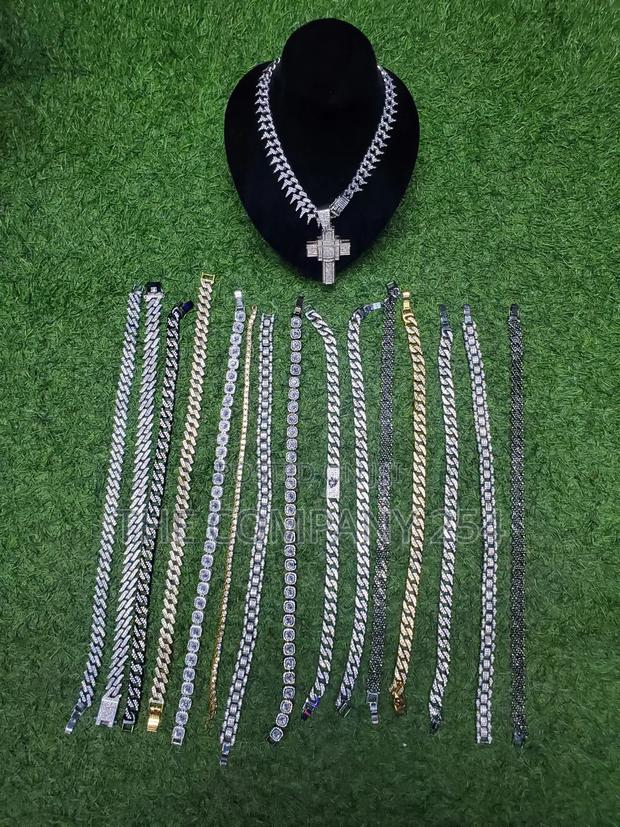 Quality Gold and Silver Iced Hip Hop Celeb Chains Pendants