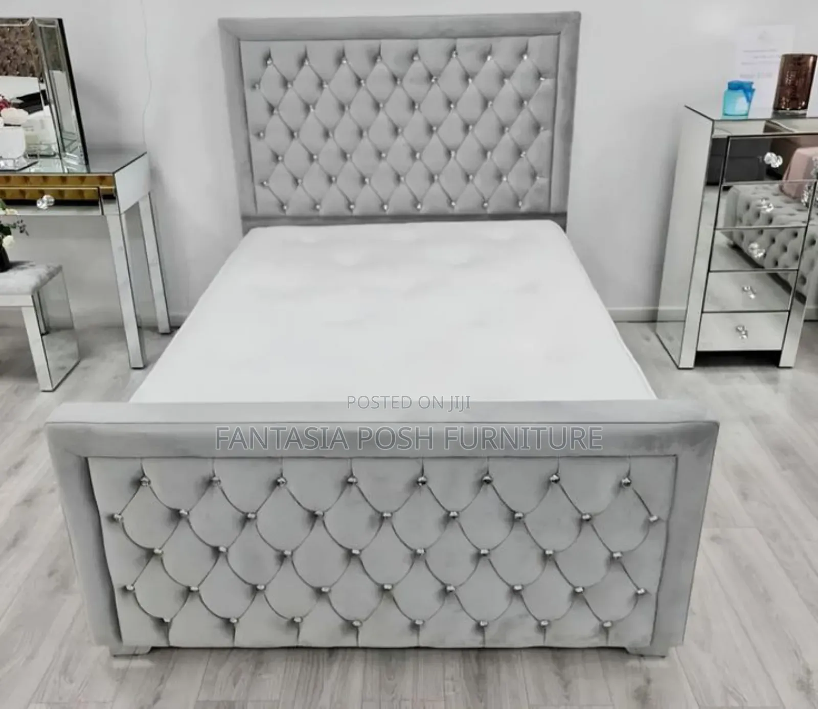 5x6 White Upholstered Bed: Payment on Delivery