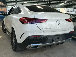 Mercedes-Benz GLE-Class GLE 400d 4MATIC 2021 White