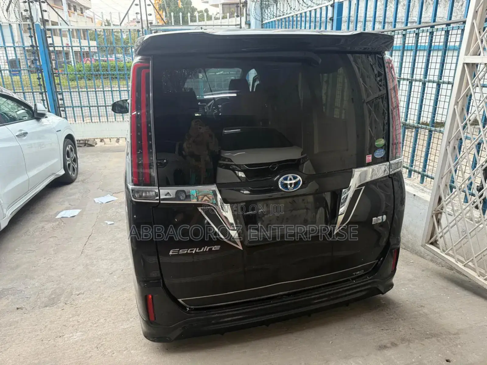 Toyota Noah 1.8 FWD Hybrid (7 seater) 2019 Black