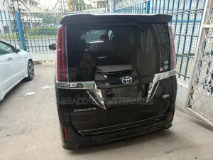 Toyota Noah 1.8 FWD Hybrid (7 seater) 2019 Black