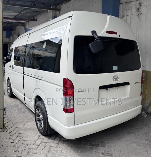 Toyota HiAce 2019 White - thumbnail 2