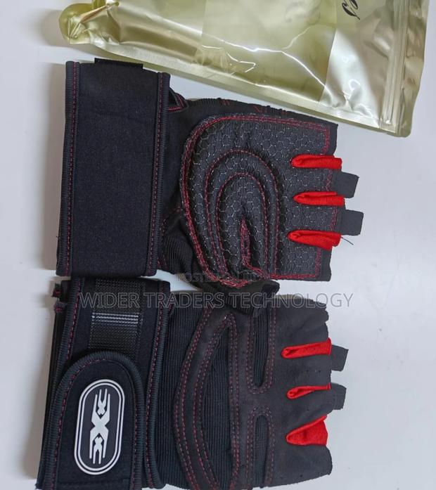 Weight Lifting Gloves
Large
Medium
Xl