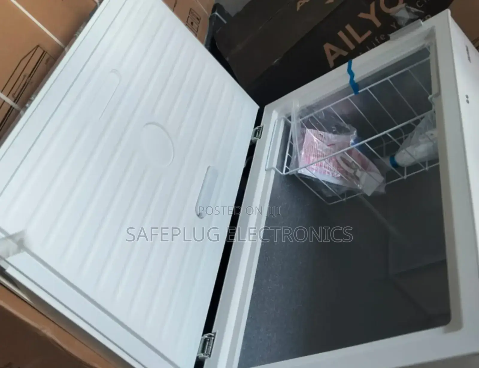Chest Freezer 201l Ailyons, White in Colour; New
