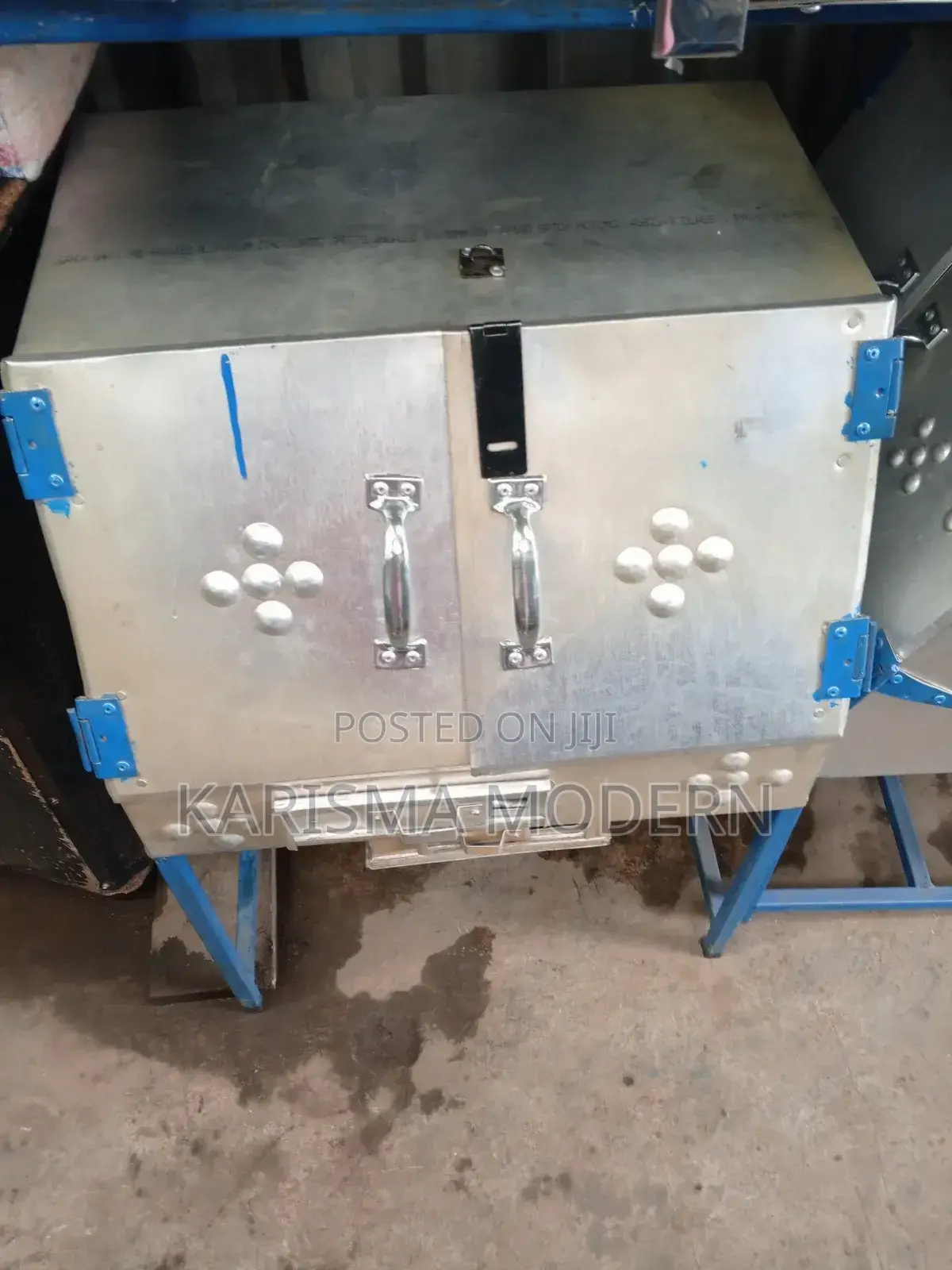 Roasting Charcoal Oven