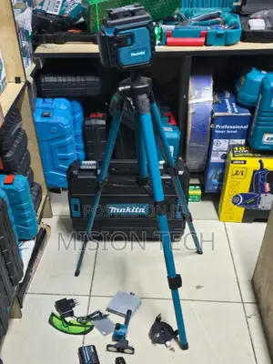 Makita Laser Level With Adjustable Tripod Stand 