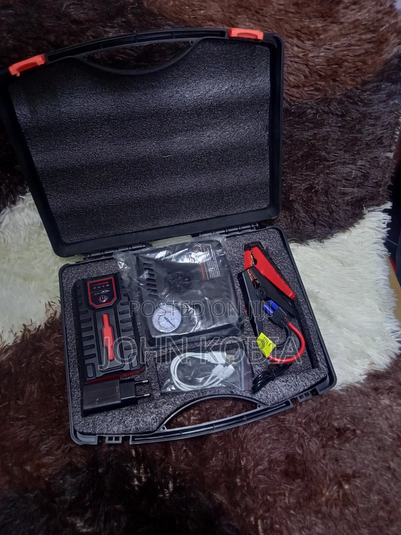 Vehicle Jump Starter Kit With Compressor