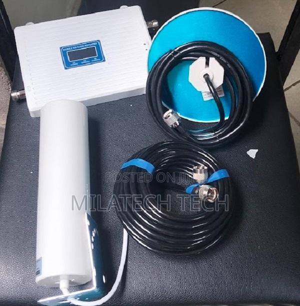 Network Signal Booster/Tri Band Device - main view